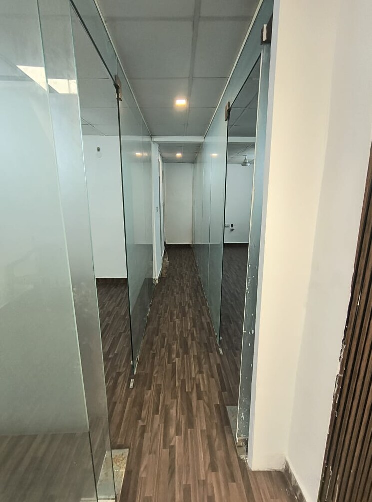 undefined, sector 22 3 Bedroom 162 Sq.Mt. Villa In Sector 22 Noida 9311347