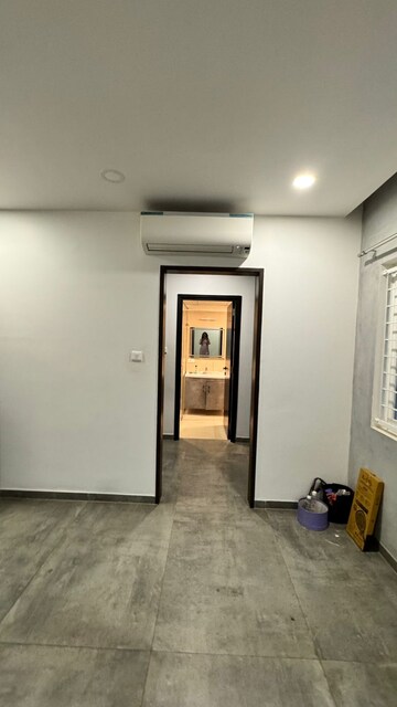 Room in 3 BHK Apartment at Rajapushpa Eterna, Nanakramguda – for Rent