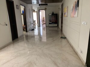 Parking in 4 BHK Builder Floor at Uppal Southend, Sector 49 – for Sale