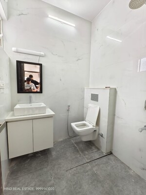 Bathroom in 1 BHK Apartment at Sector 23 Dwarka – for Rent