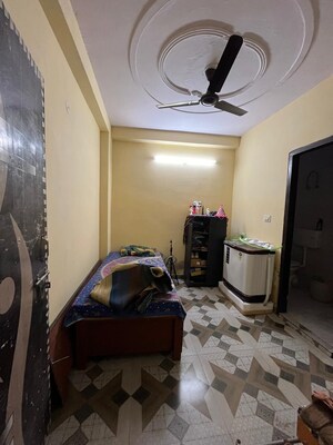 Kitchen in 2.5 BHK Builder Floor at Acharya Niketan – for Rent