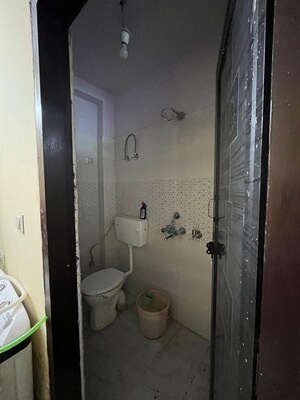 Bathroom in 2.5 BHK Builder Floor at Acharya Niketan – for Rent