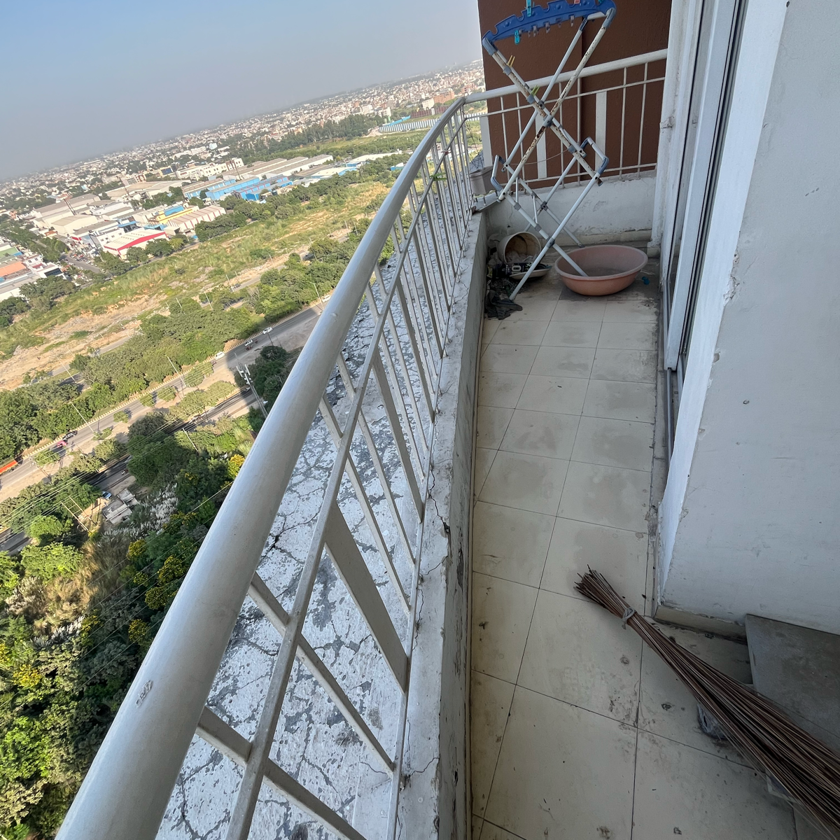 3 BHK + Servant Room Apartment For Rent in Samridhi Grand Avenue