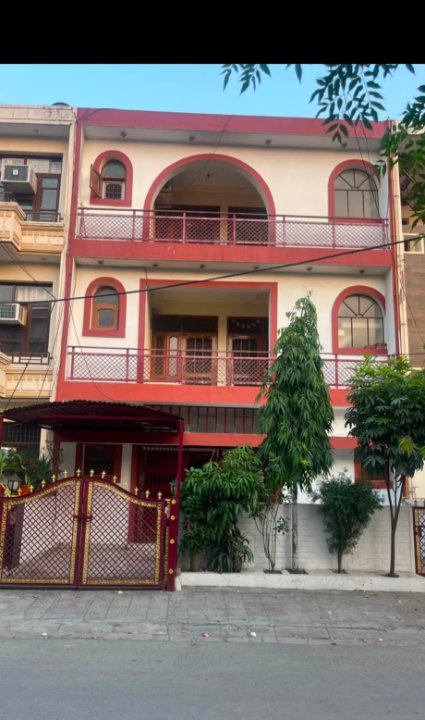 6+ BHK Independent House For Sale in Sector 44