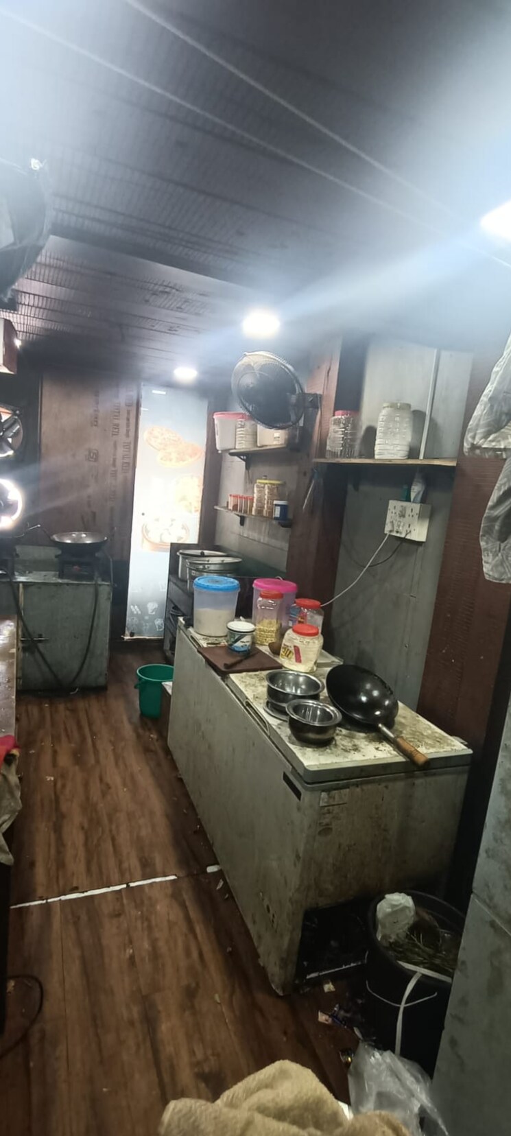 Team Area, chembur Commercial Shop 400 Sq.Ft. In Chembur Mumbai 9311411