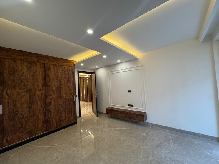 Room, vipul-world-plots 5 Bedroom 3550 Sq.Ft. Builder Floor In Sector 48 Gurgaon 9311439