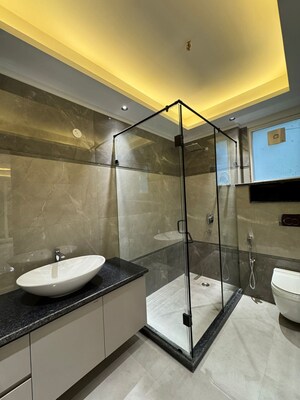 Kitchen in 5 BHK Builder Floor at Vipul World Plots, Sector 48 – for Sale