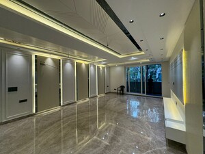 Building Lobby in 5 BHK Builder Floor at Vipul World Plots, Sector 48 – for Sale