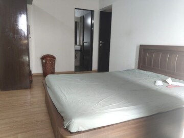 Bedroom in 2 BHK Apartment at Hubtown Hillcrest, Andheri East – for Rent