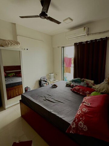 Bedroom in 2 BHK Apartment at Hubtown Hillcrest, Andheri East – for Rent