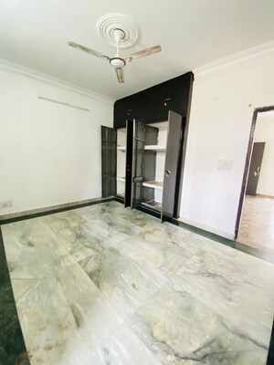 Room in 2 BHK Builder Floor at Ansal Plaza Sector-23, Sector 23 – for Rent