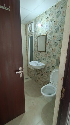 Bathroom in 2 BHK Apartment at Supertech The Romano, Sector 118 – for Rent