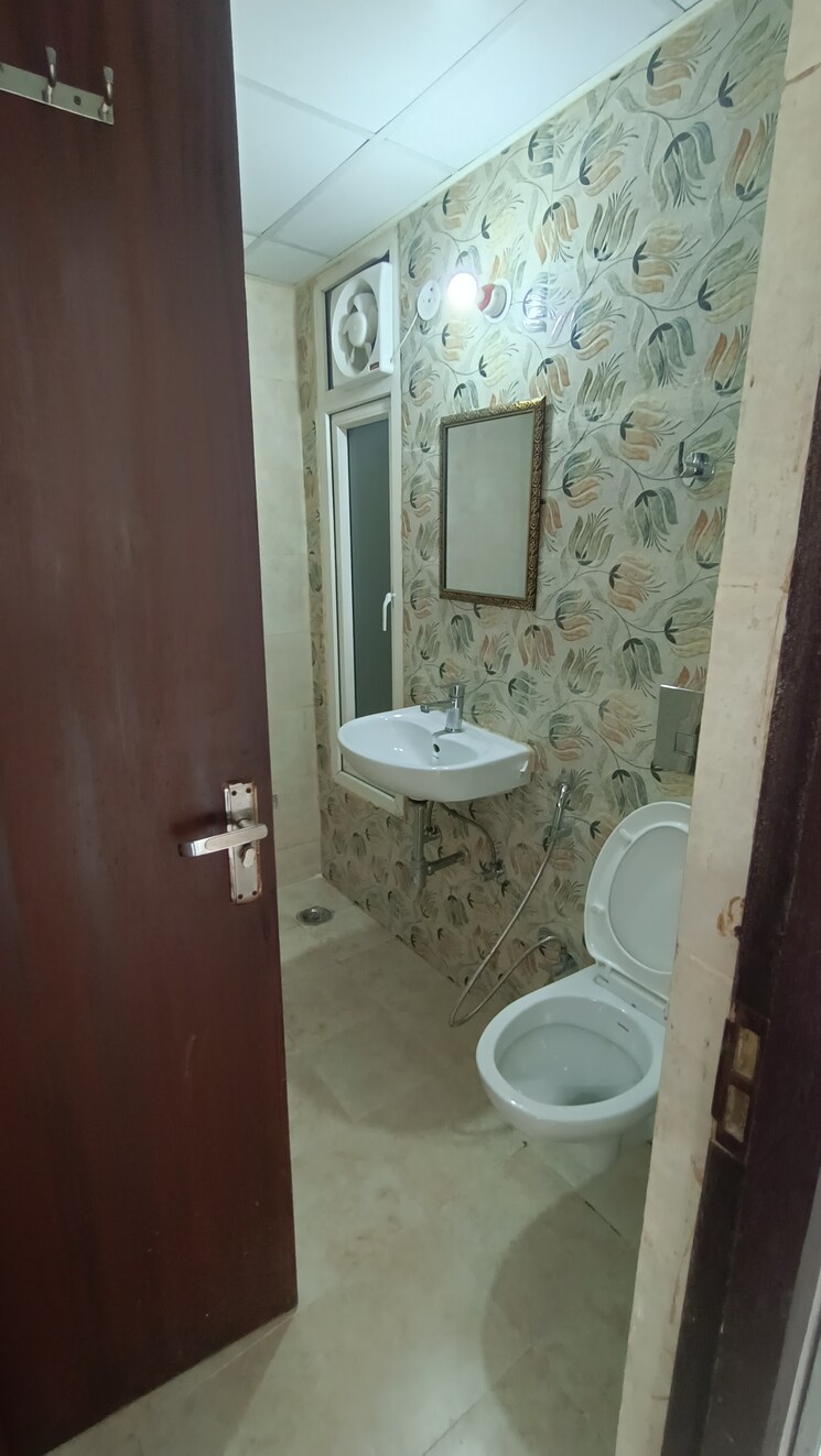 Bathroom, supertech-the-romano 2 Bedroom 1020 Sq.Ft. Apartment In Sector 118 Noida 9311470