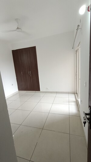 Bathroom in 2 BHK Apartment at Supertech The Romano, Sector 118 – for Rent