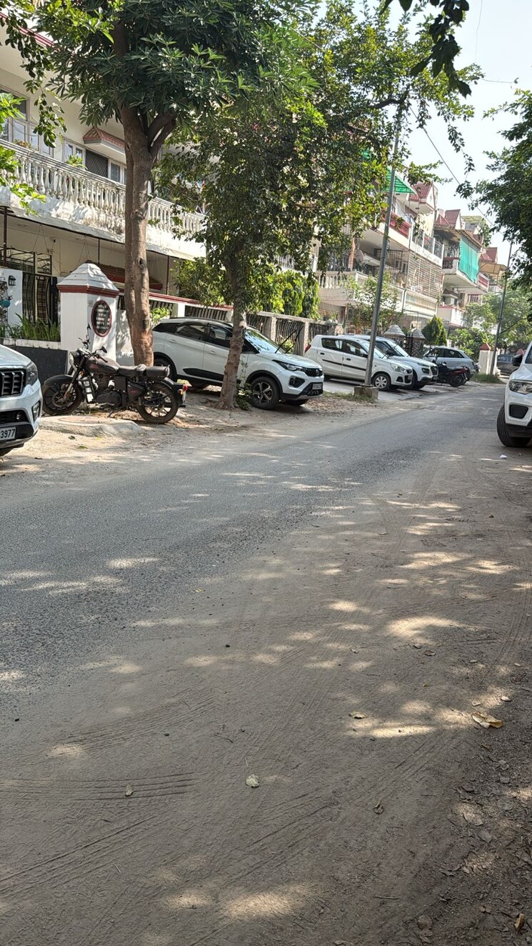  Parking, palam-vihar-residents-association 3 Bedroom 2160 Sq.Ft. Builder Floor In Palam Vihar Gurgaon 9311474