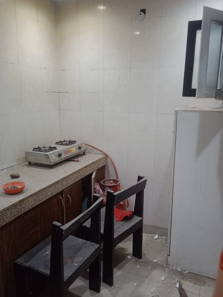 Kitchen, lajpat nagar 1 Bedroom 400 Sq.Ft. Builder Floor In Lajpat Nagar Delhi 9311498