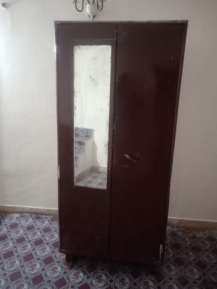 Room, lajpat nagar 1 Bedroom 400 Sq.Ft. Builder Floor In Lajpat Nagar Delhi 9311498