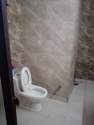 Bathroom in 1 RK Builder Floor at Lajpat Nagar – for Rent