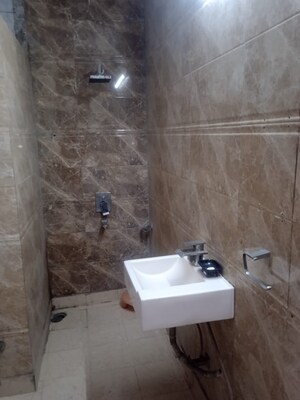 Bathroom in 1 RK Builder Floor at Lajpat Nagar – for Rent
