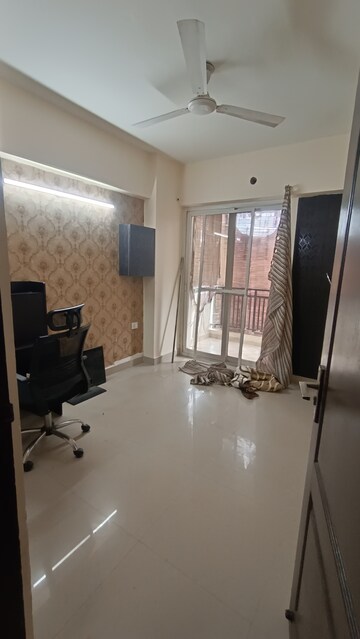 Team Area in 2 BHK Apartment at Sethi Max Royal, Sector 76 – for Rent