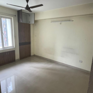 Room in 3 BHK Apartment at Bengal Dcl Sampoorna, Bablatala – for Rent