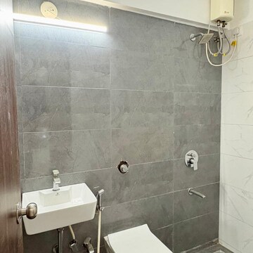 Bathroom in 1 BHK Apartment at Kaveri Tower Andheri West, Industrial Area – for Rent