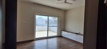 Room in 4 BHK Apartment at Arv Viva, Tellapur – for Rent
