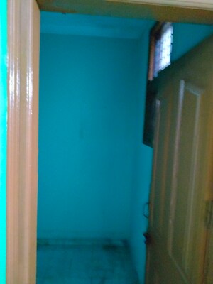 Furnished Amenities in 1 BHK Builder Floor at Shyam Park Extension – for Rent