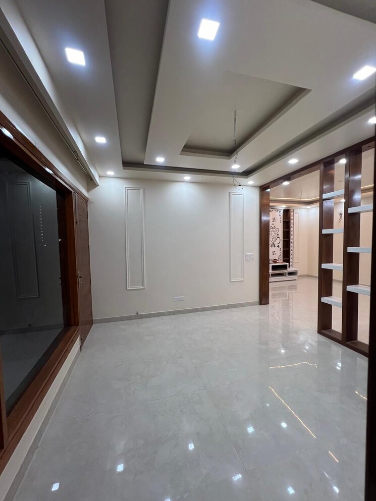 Room, sector 4 4 Bedroom 4250 Sq.Ft. Builder Floor In Sector 4 Gurgaon 9311591