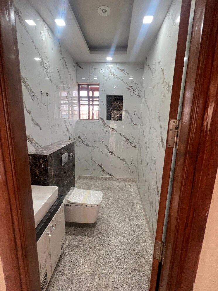 Bathroom, sector 4 4 Bedroom 4250 Sq.Ft. Builder Floor In Sector 4 Gurgaon 9311591