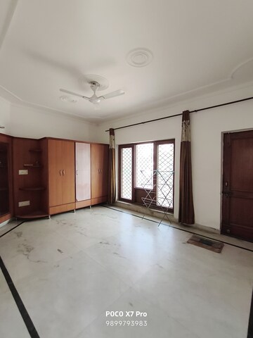 Room in 4 BHK Independent House at Sector 7 – for Sale