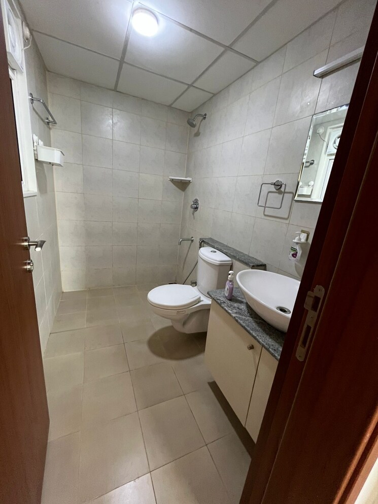 Bathroom, bhartiya-nikoo-homes 2.5 Bedroom 1288 Sq.Ft. Apartment In Thanisandra Main Road Bangalore 9311607