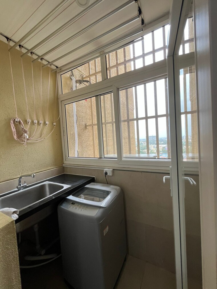 Kitchen, bhartiya-nikoo-homes 2.5 Bedroom 1288 Sq.Ft. Apartment In Thanisandra Main Road Bangalore 9311607