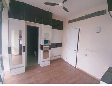 Room in 4 BHK Apartment at Ireo The Grand Arch, Sector 58 – for Sale