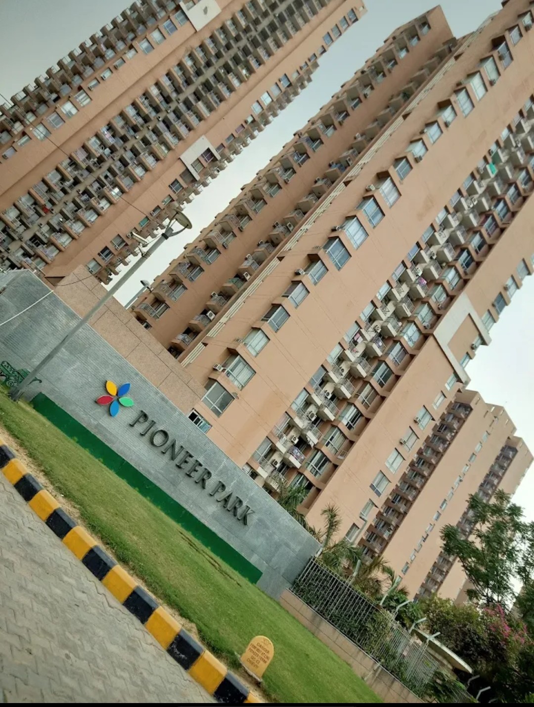 2 BHK Apartment For Sale in Pioneer Park Phase 1