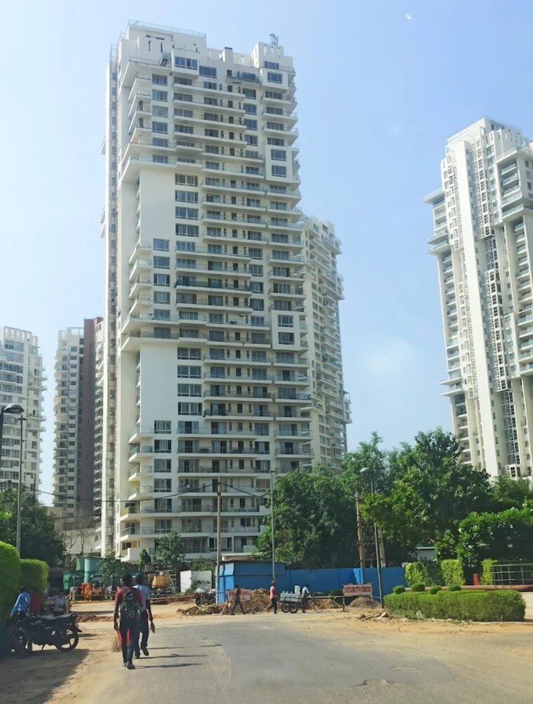Exterior View, pioneer-park-phase-1 3 Bedroom 2060 Sq.Ft. Apartment In Sector 61 Gurgaon 9311640