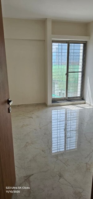 Room in 2 BHK Apartment at Majestique Towers, Kharadi – for Rent