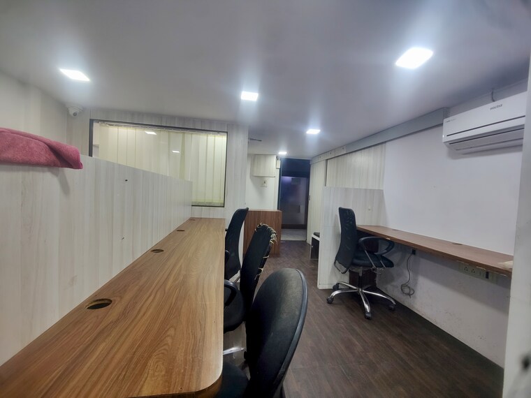 Team Area, malad west Commercial Office Space 280 Sq.Ft. In Malad West Mumbai 9311655
