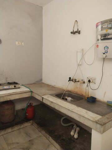 Team Area in 2 BHK Builder Floor at RWA Apartments Sector 41, Sector 41 – for Rent