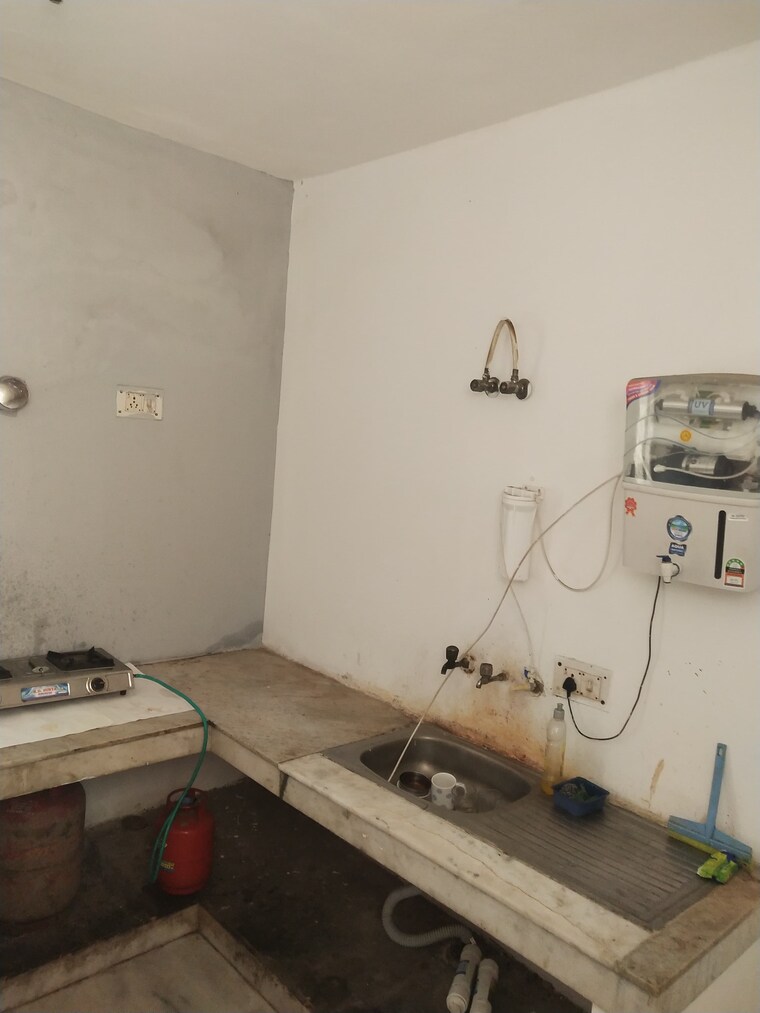 Kitchen, rwa-apartments-sector-41 2 Bedroom 950 Sq.Ft. Builder Floor In Sector 41 Noida 9311664