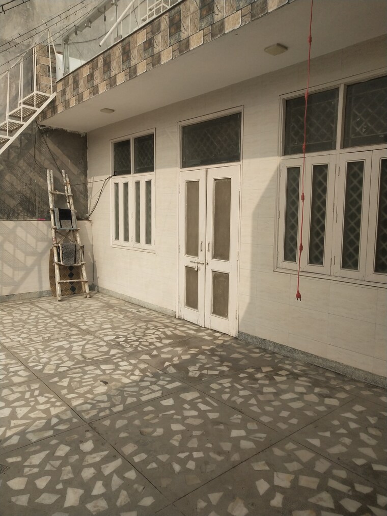  Parking, rwa-apartments-sector-41 2 Bedroom 950 Sq.Ft. Builder Floor In Sector 41 Noida 9311664