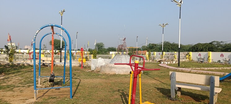 Garden, jagatpura  233 Sq.Yd. Plot In Jagatpura Jaipur 9311667