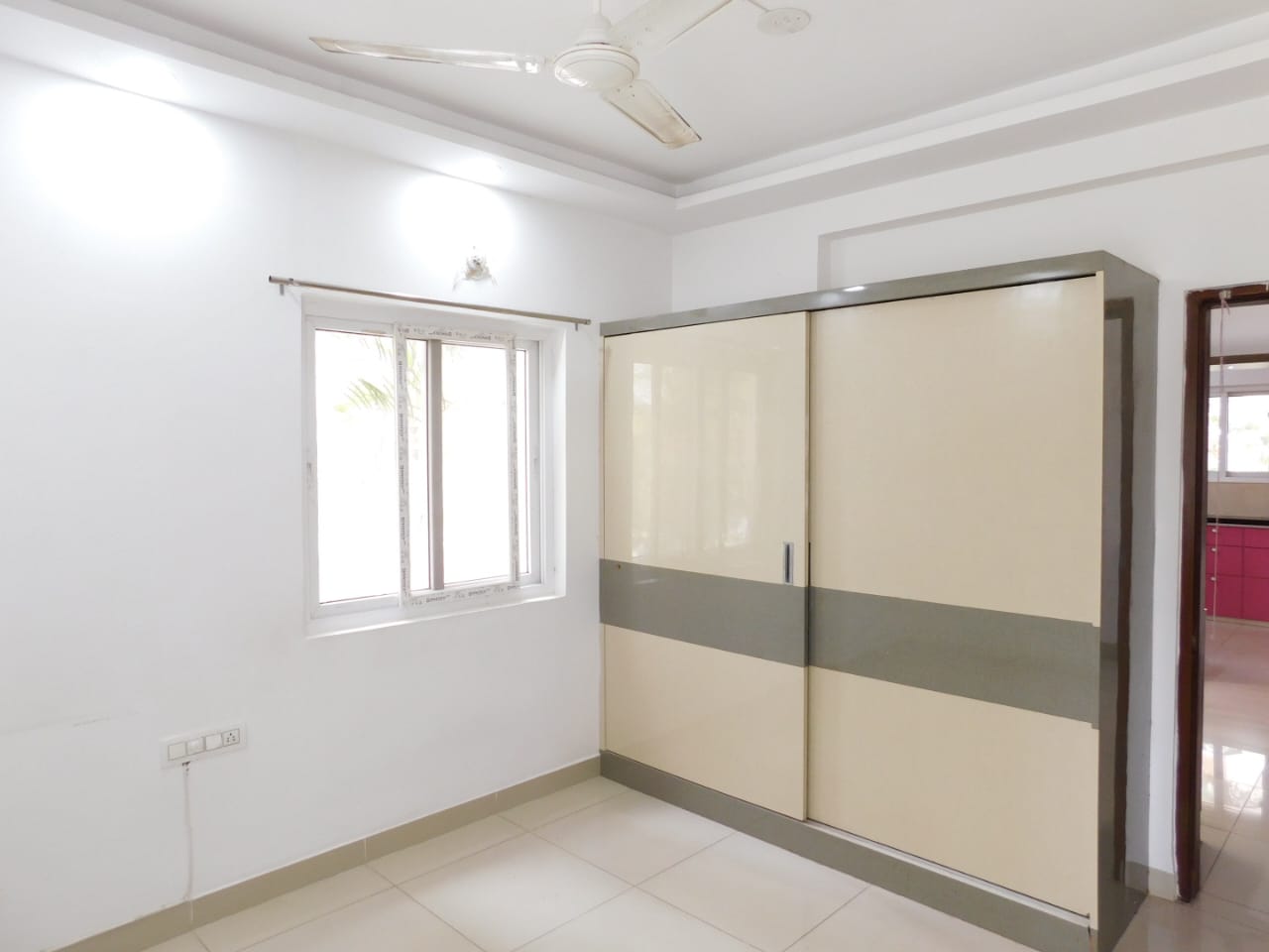 3 BHK + Servant Room Apartment For Rent in Jains Carlton Creek