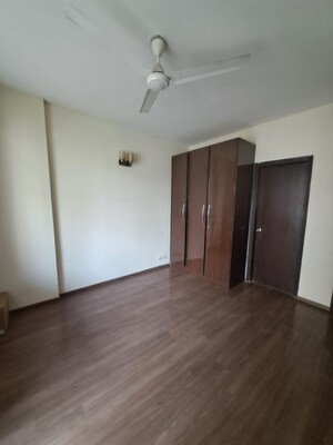 Room in 2 BHK Apartment at M3M Woodshire, Sector 107 – for Rent
