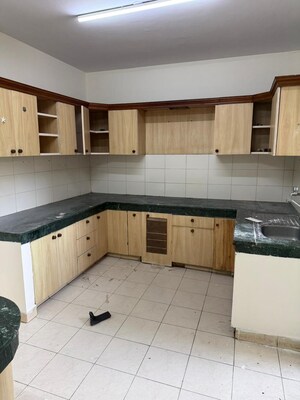 Kitchen in 3.5 BHK Apartment at Unitech Ivory Towers, Sector 40 – for Rent