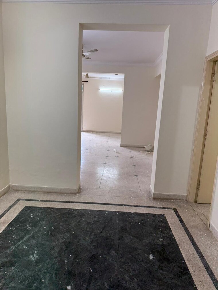 Room, unitech-ivory-towers 3.5 Bedroom 2200 Sq.Ft. Apartment In Sector 40 Gurgaon 9311675