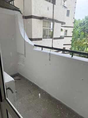 Balcony in 3.5 BHK Apartment at Unitech Ivory Towers, Sector 40 – for Rent