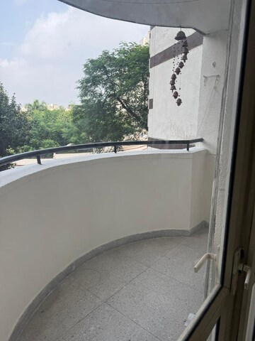 Balcony in 3.5 BHK Apartment at Unitech Ivory Towers, Sector 40 – for Rent