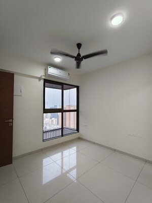Room in 2 BHK Apartment at Chandak 34 Park Estate, Goregaon West – for Rent