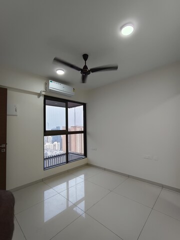 Room in 2 BHK Apartment at Chandak 34 Park Estate, Goregaon West – for Rent